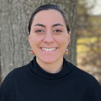 Dr. Justina Bartling Dr. Justina Bartling